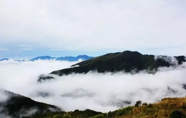 神農(nóng)頂、神農(nóng)祭壇、官門山、天生橋、昭君故里汽車三日純玩游
