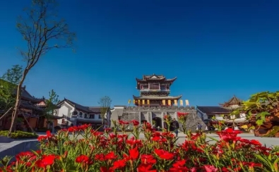 鳳凰古城、晚會(huì)、矮寨大橋、魔鬼玻璃棧道、墨戎苗寨汽車(chē)兩日游